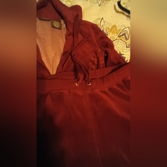 Valour Red Warm up Suit Medium - Picture 6 of 12